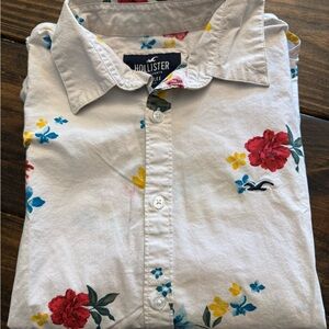 Hollister Men’s White Short-Sleeve Floral Button-Down Shirt (XS)